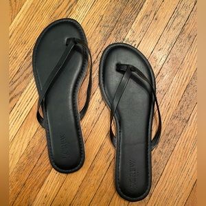 NWOT JCrew black flip flops